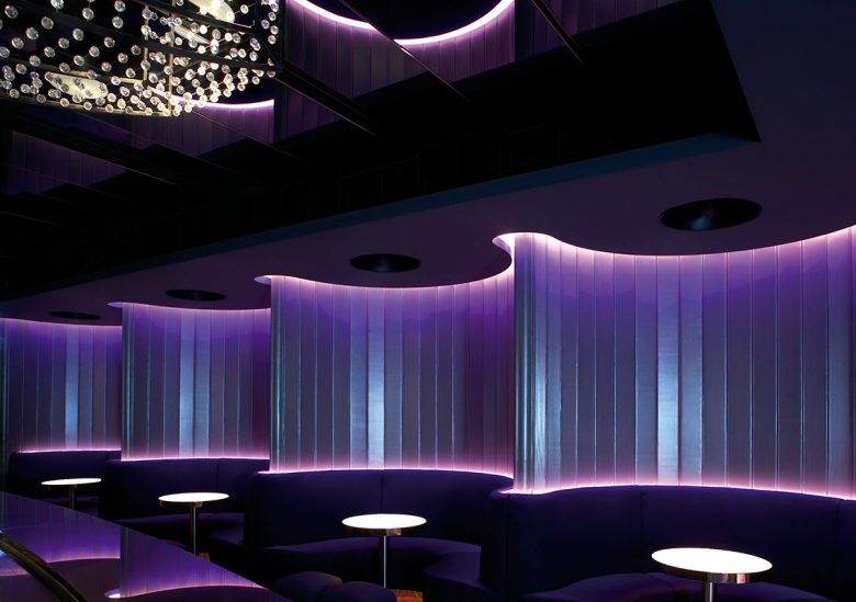 arredo-bar-futuristico