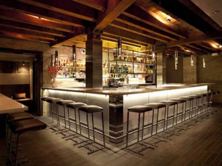 arredo-bar-moderno-luci-bancone