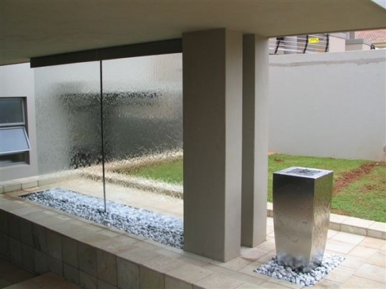 parete-cascata-acqua-vetro