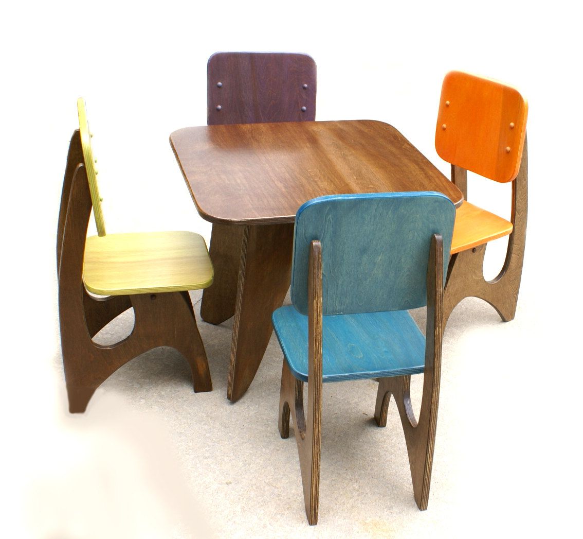 tavolo-bambini-legno-scuro