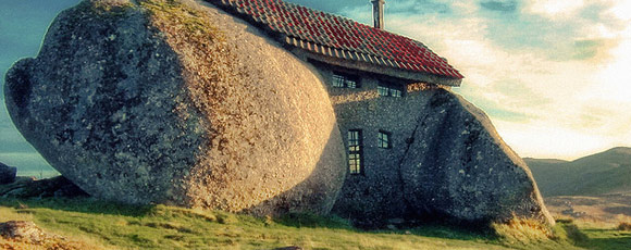 casa tra due pietre