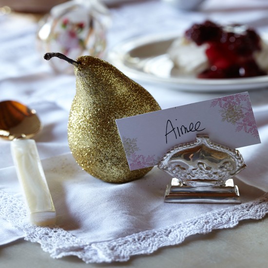 9-country-style-christmas-table-ideas-Party-place-setting
