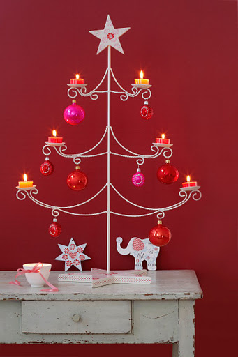 beautiful-christmas-tree-candle-holder-unique-idea-inspiration-red-theme-shiny-brite-bauble-vintage-shabby-chic-table-top-decoration-hallway