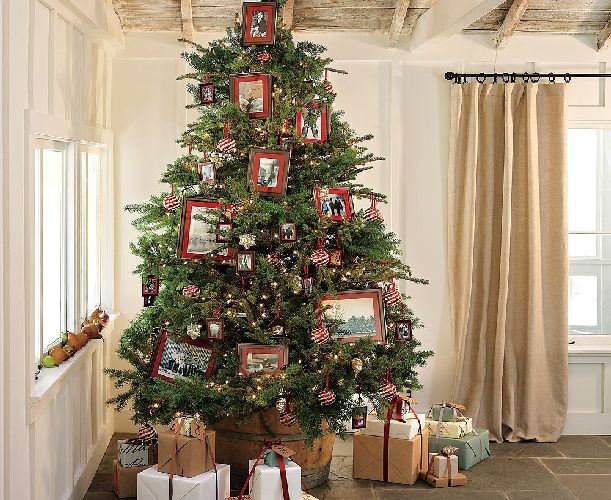 chistmas-tree-decor-with-Peppermint-Sphere-Ornament
