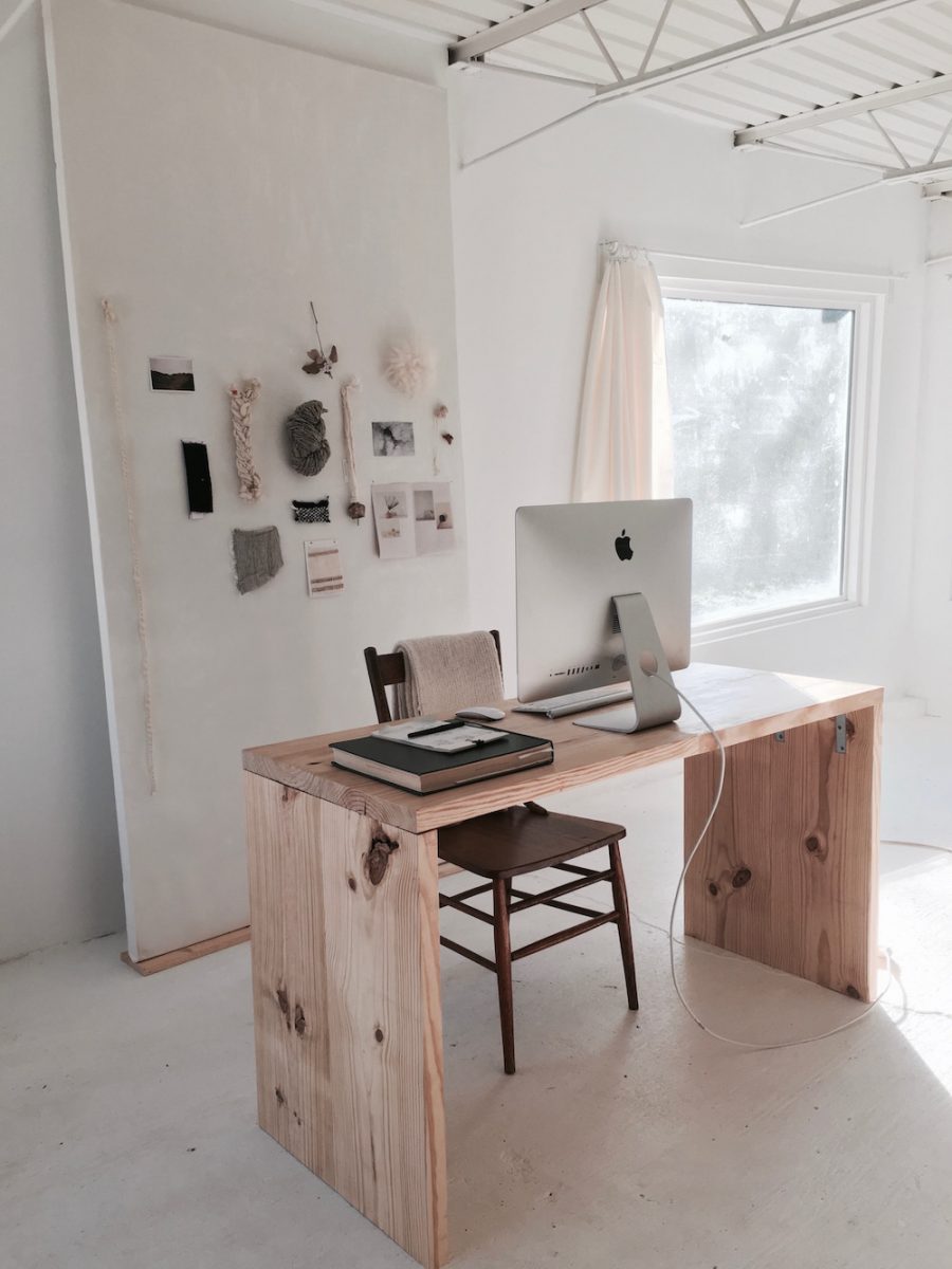 angolo-studio-scrivania-legno