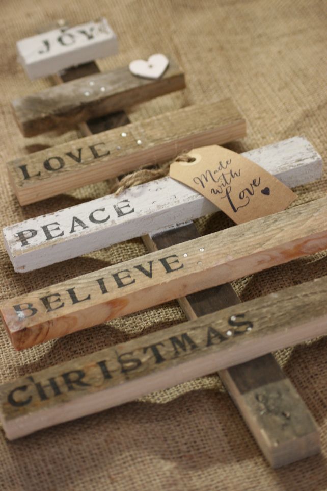 albero-natale-legno-scritte