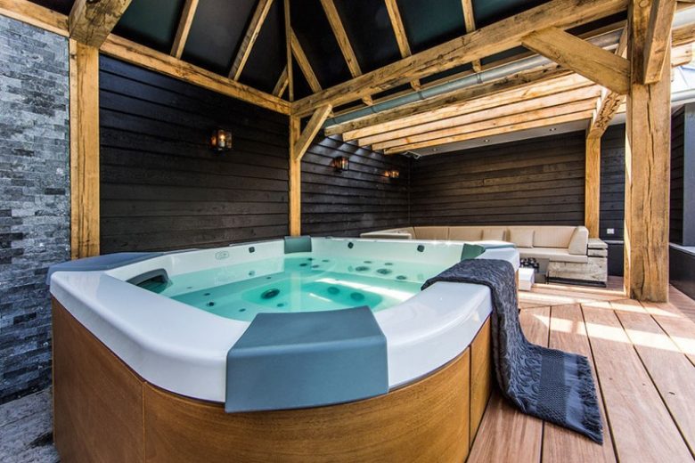 vasca-idromassaggio-design-moderno