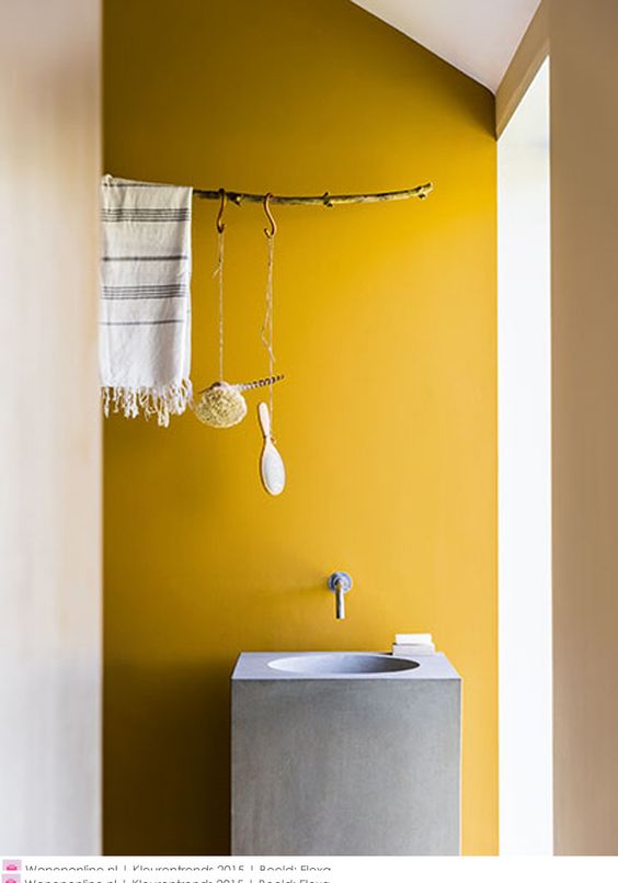 bagno-parete-giallo