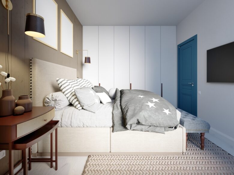 Particolare di una camera da letto piccola.