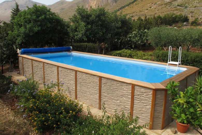 piscina-fuori-terra-rivestimento-pietra-