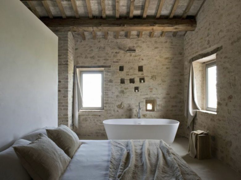 camera-letto-vecchio-casale-ristrutturato