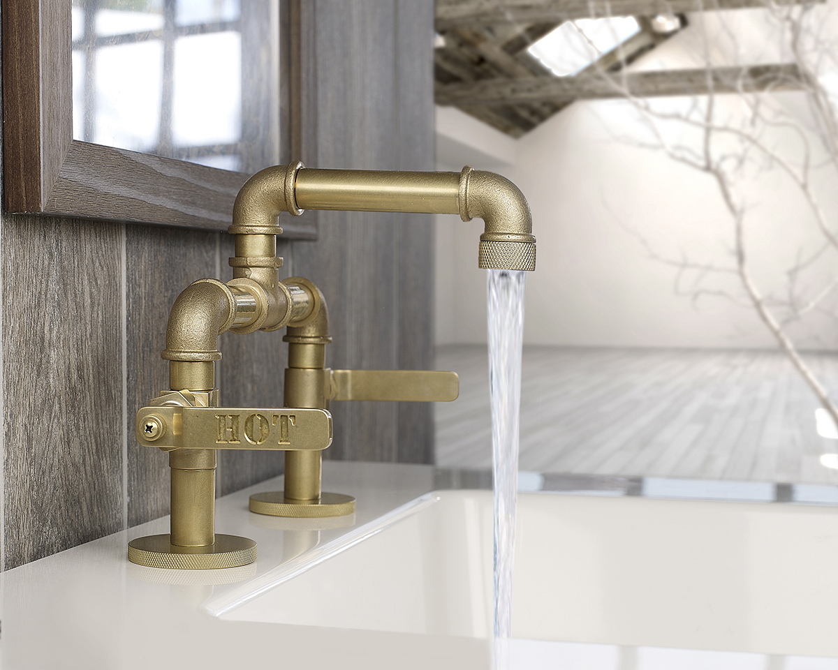 bagno-industriale-particolare-rubinetti