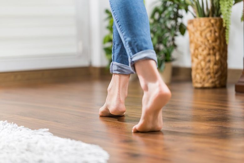 pavimento-a-secco-riscaldamento-piedi