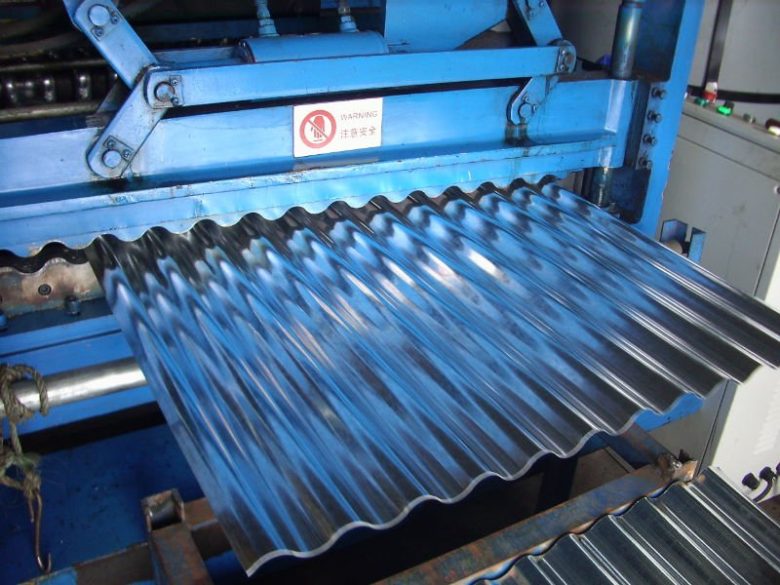 tetto-prefabbricato-metallo-lavorazione