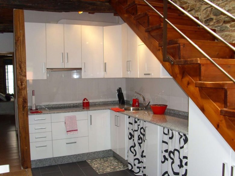 soluzioni-salvaspazio-cucina-scala