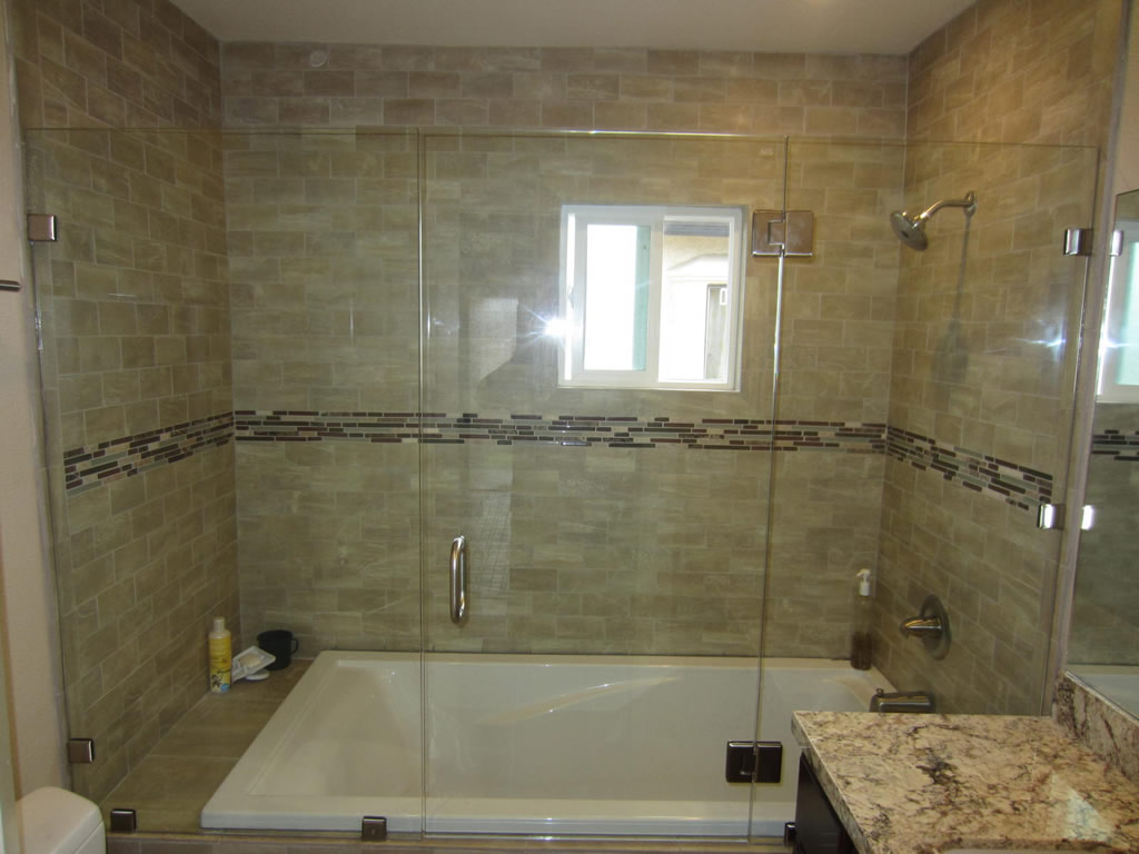 camera-con-bagno-finestra-piccola