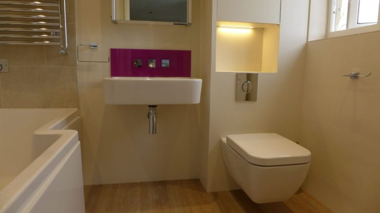 camera-con-bagno-sanitari-sospesi