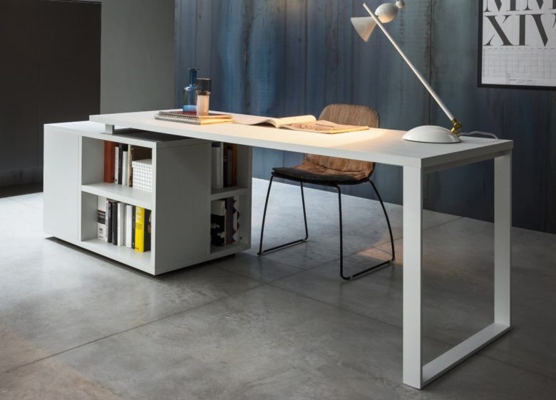 arredare-ufficio-scrivania-lampada