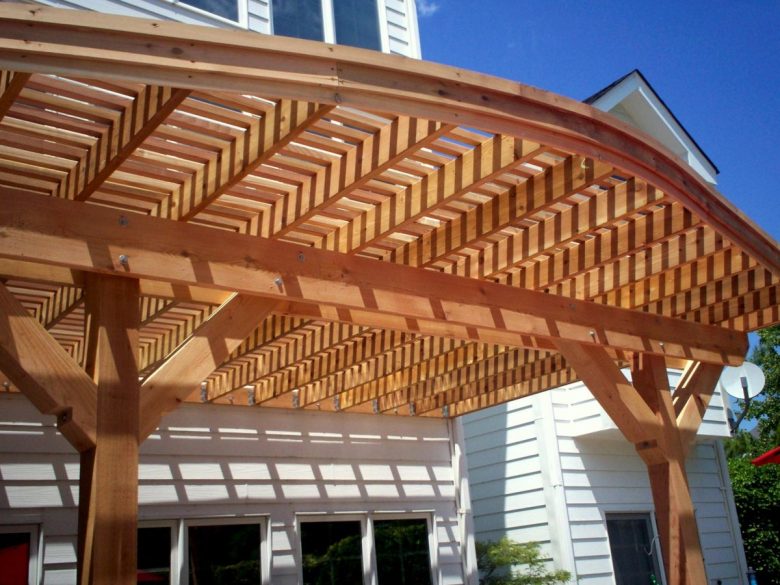 tettoia-in-legno-copertura-legno