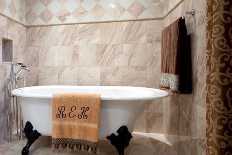 casa-stile-spagnolo-bagno-vasca