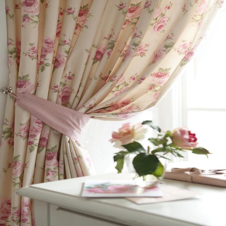 cucina-shabby-chic-tendaggi-leggeri