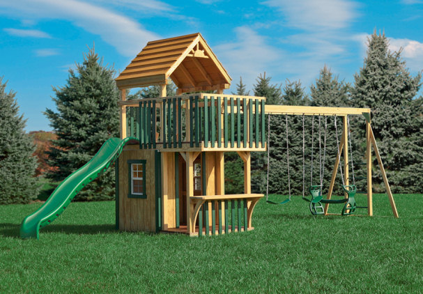 casa-legno-bambini-con-giochi