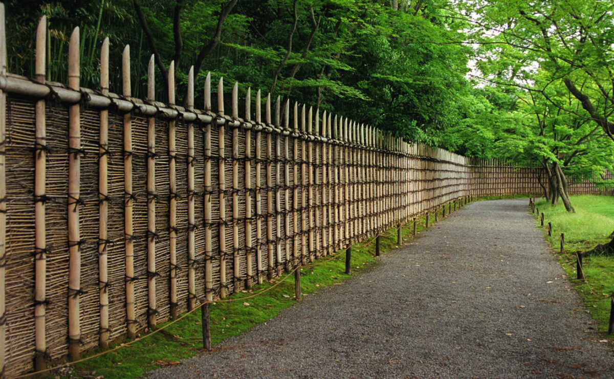 recinzione-giardino-legno-bambu