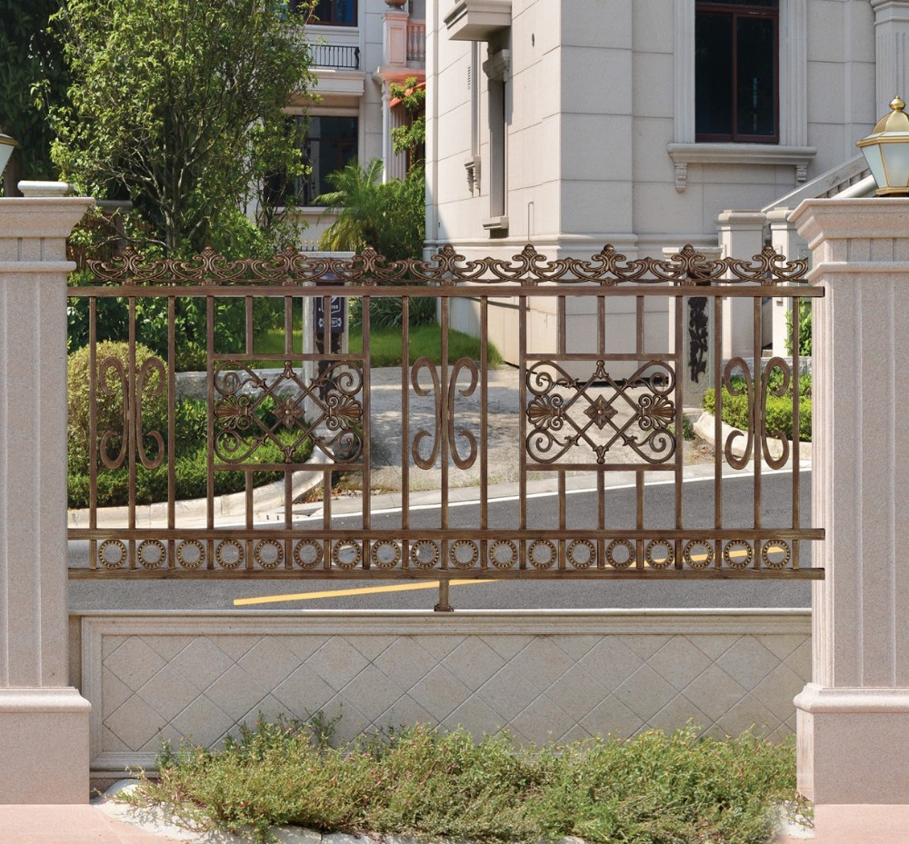 recinzione-giardino-metallo-base-cemento