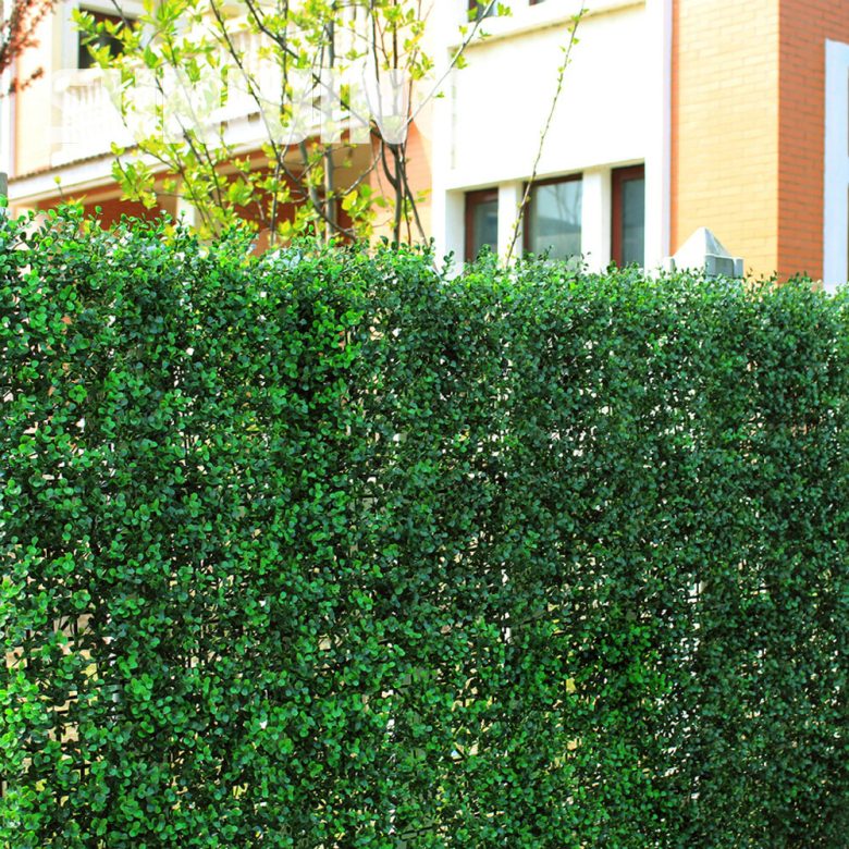 recinzione-giardino-plastica-finte-piante