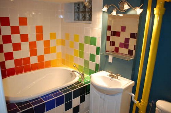 stile-eclettico-bagno-colori-arcobaleno