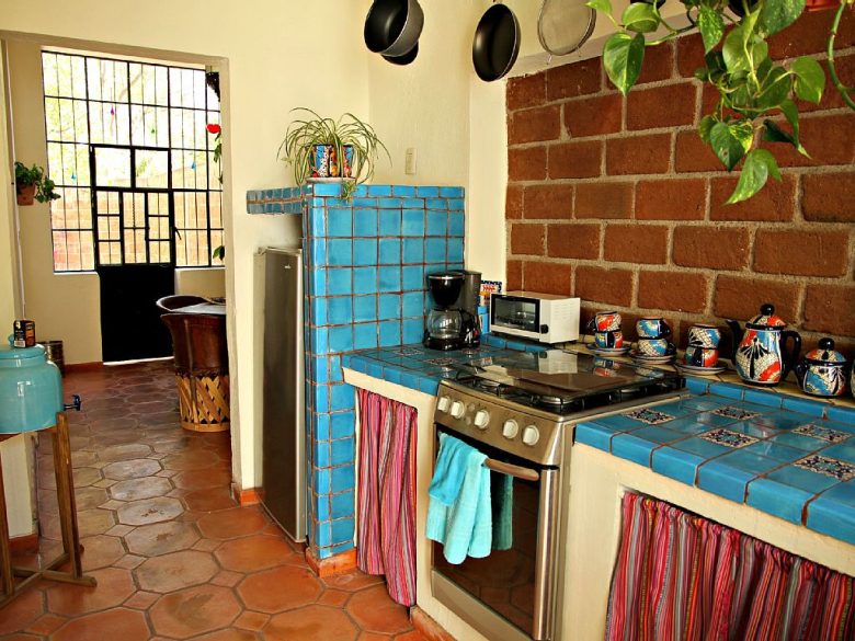 stile-messicano-cucina-rivestimento-pare