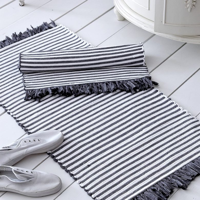 tappeto-bagno-trama