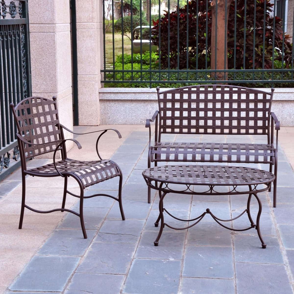 mobili-metallo-ruggine-giardino