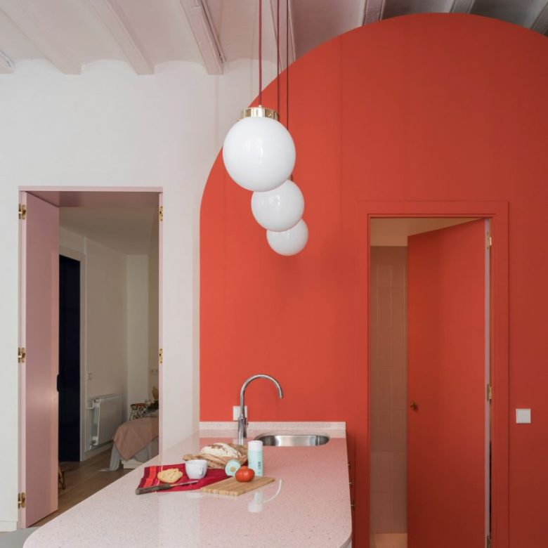 living-coral-pantone-24