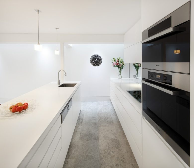 armadio-senza-maniglie-cucina