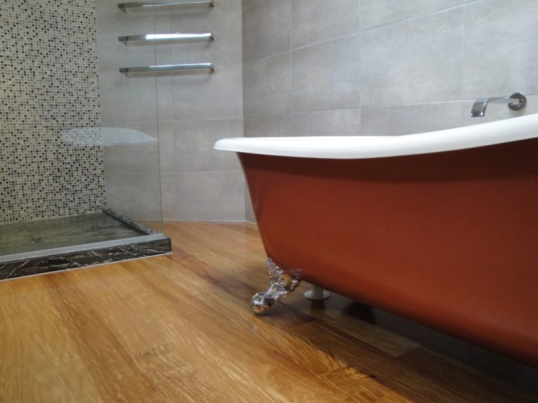 pavimenti-iroko-bagno