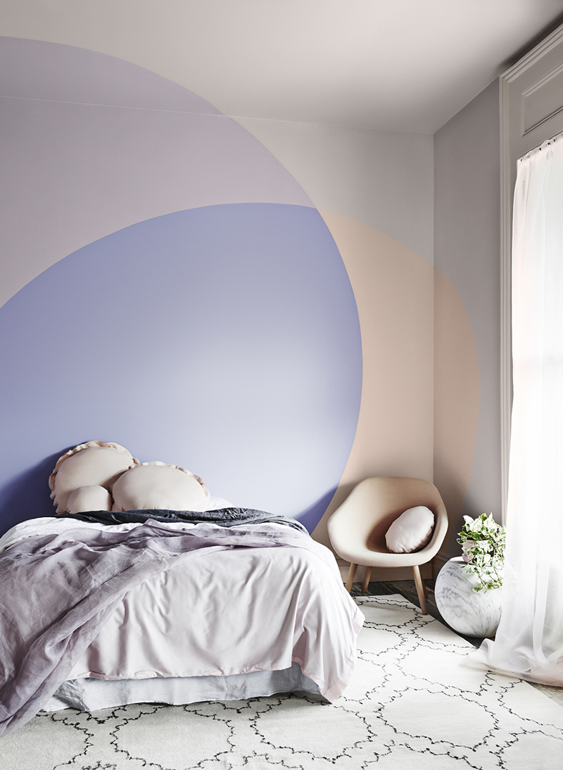 colore-pervinca-camera-letto-2