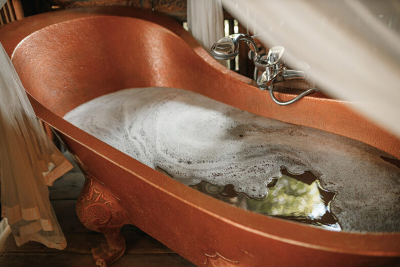 Vintage,Copper,Bath,In,Wooden,House,Outdoor,,Filled,With,Water