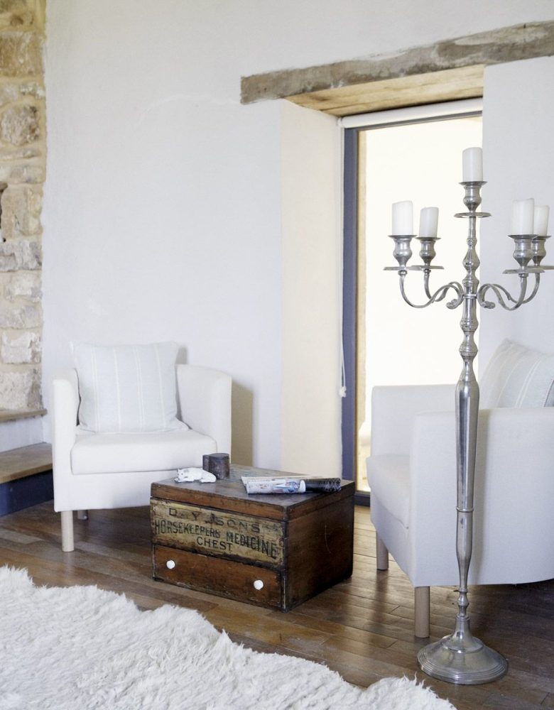 soggiorno-stile-provenzale-cassapanca