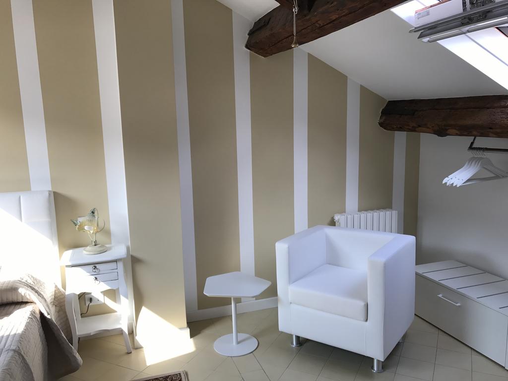 angolo-relax-mansarda-total-white