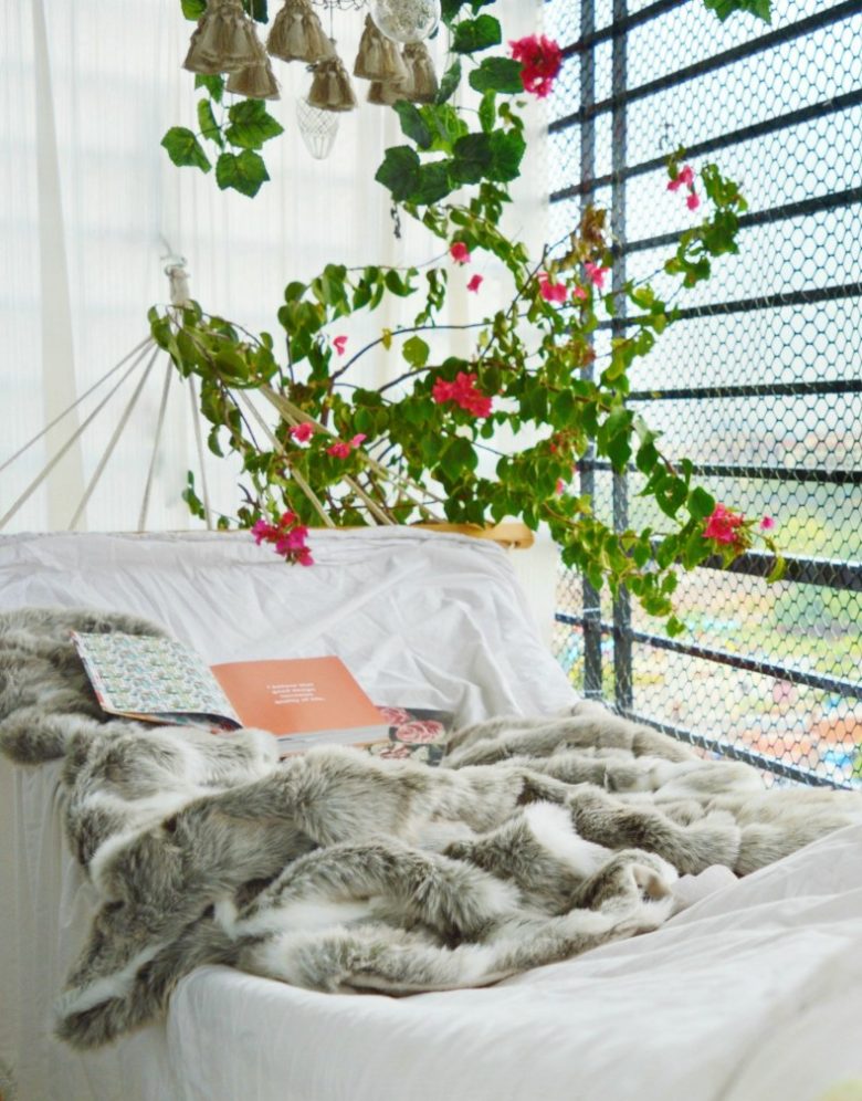 camera-letto-balcone-amaca