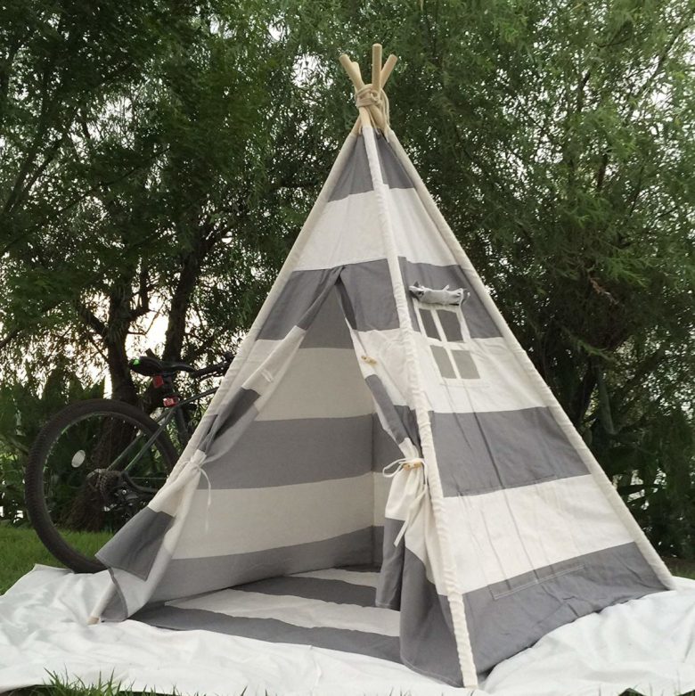 camera-letto-balcone-tenda-indiana