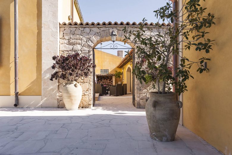 soggiorno-stile-siciliano-2