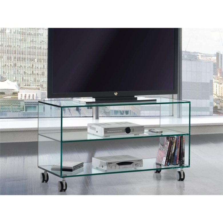 sistemare-tv-in-camera-tavolino-rotelle