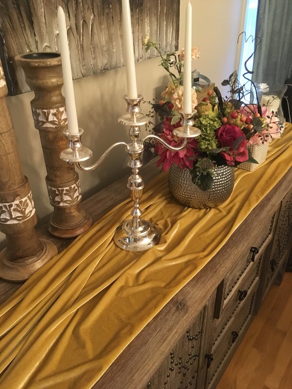 arredare_velluto_soggiorno_credenza_runner