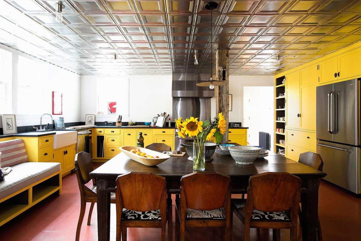 colore-ambra-cucina-legno