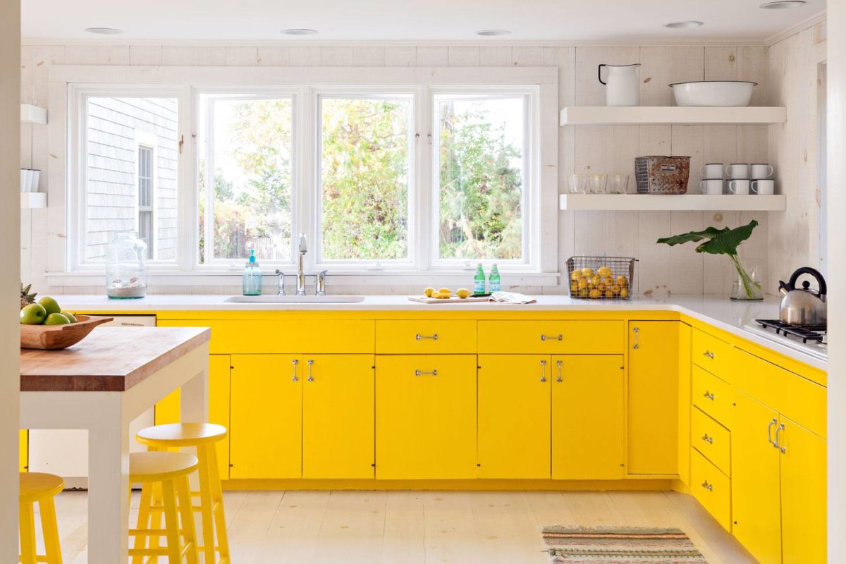 colore-ambra-cucina-mobili