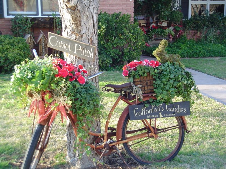 decorazione-natalizia-bici-giardino