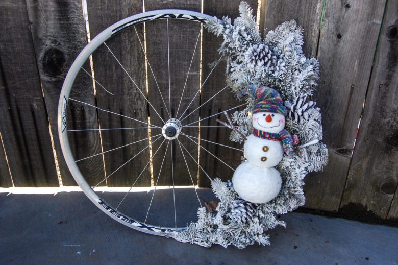 decorazione-natalizia-bici-pupazzo