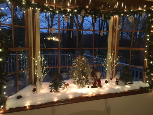 Decorazioni natalizie per finestre: le proposte trendy del momento
